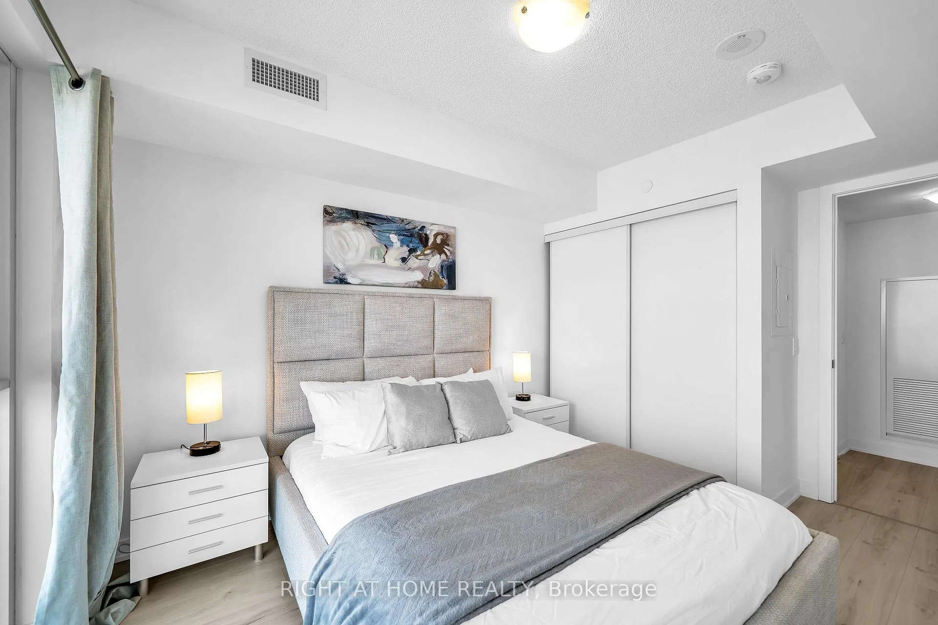 Photo 8 of Unit 2204, 1010 Sandy Beach Road, Pickering, Bay Ridges — HOMEH