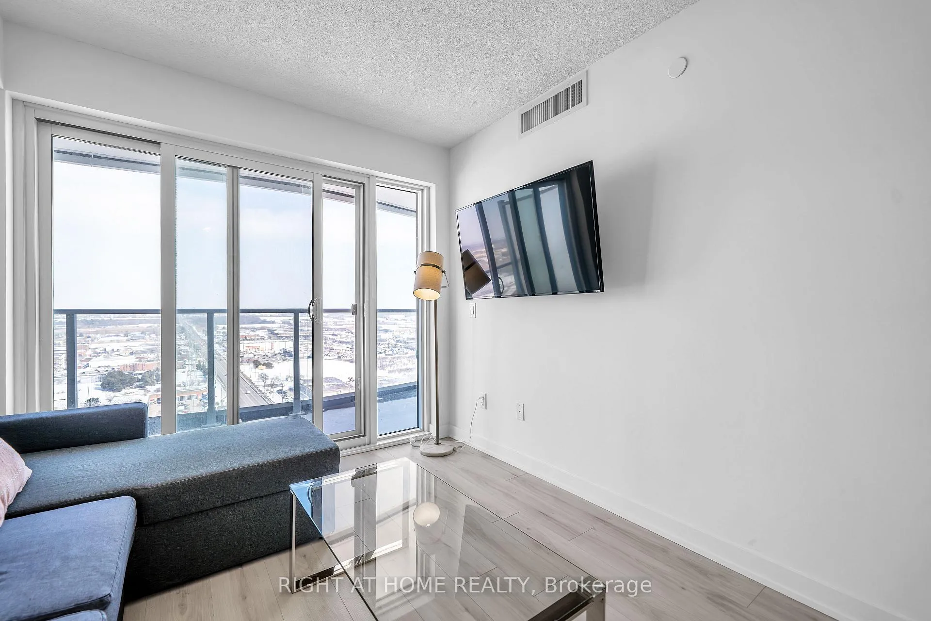 Photo 9 of Unit 2204, 1010 Sandy Beach Road, Pickering, Bay Ridges — HOMEH