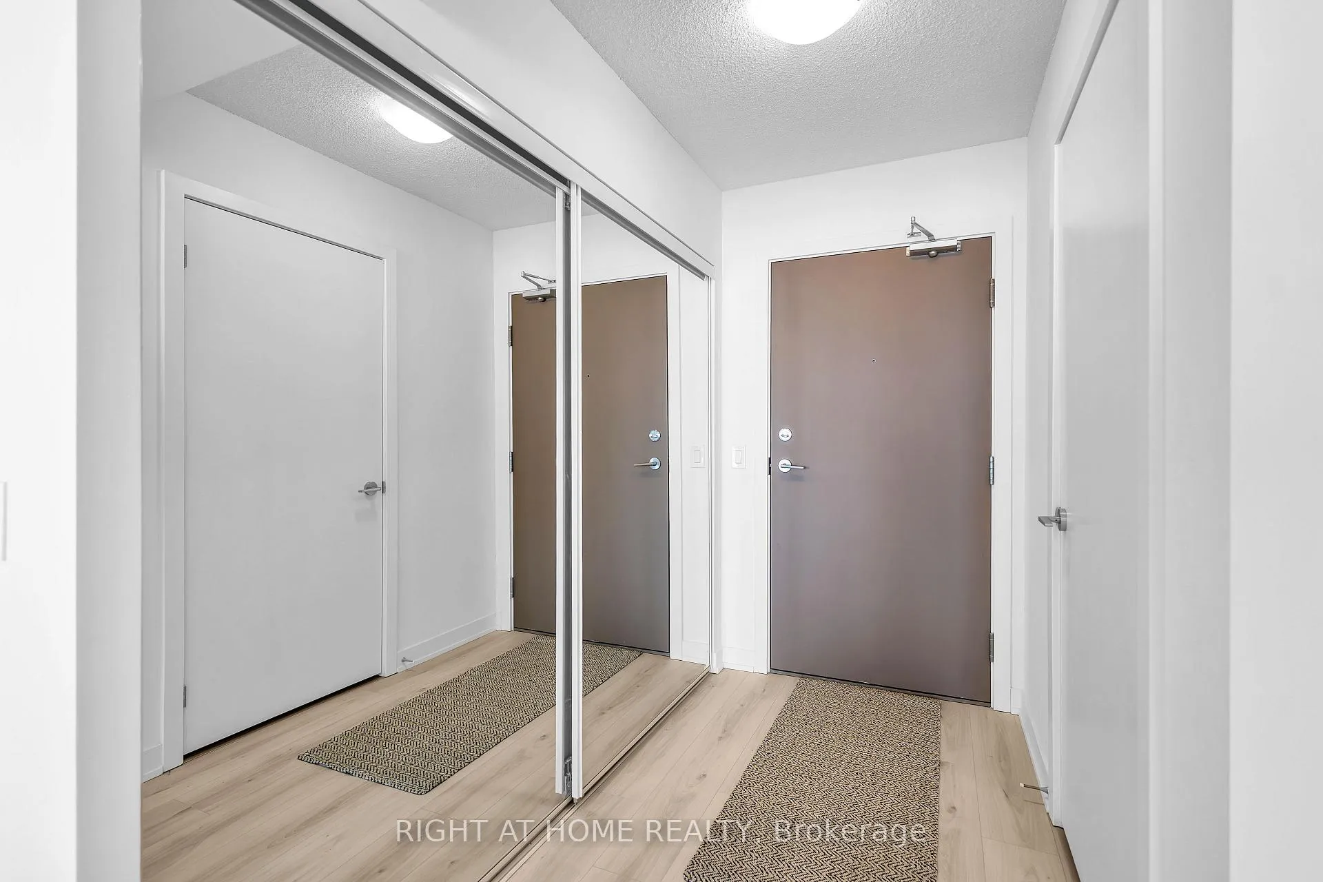 Photo 11 of Unit 2204, 1010 Sandy Beach Road, Pickering, Bay Ridges — HOMEH