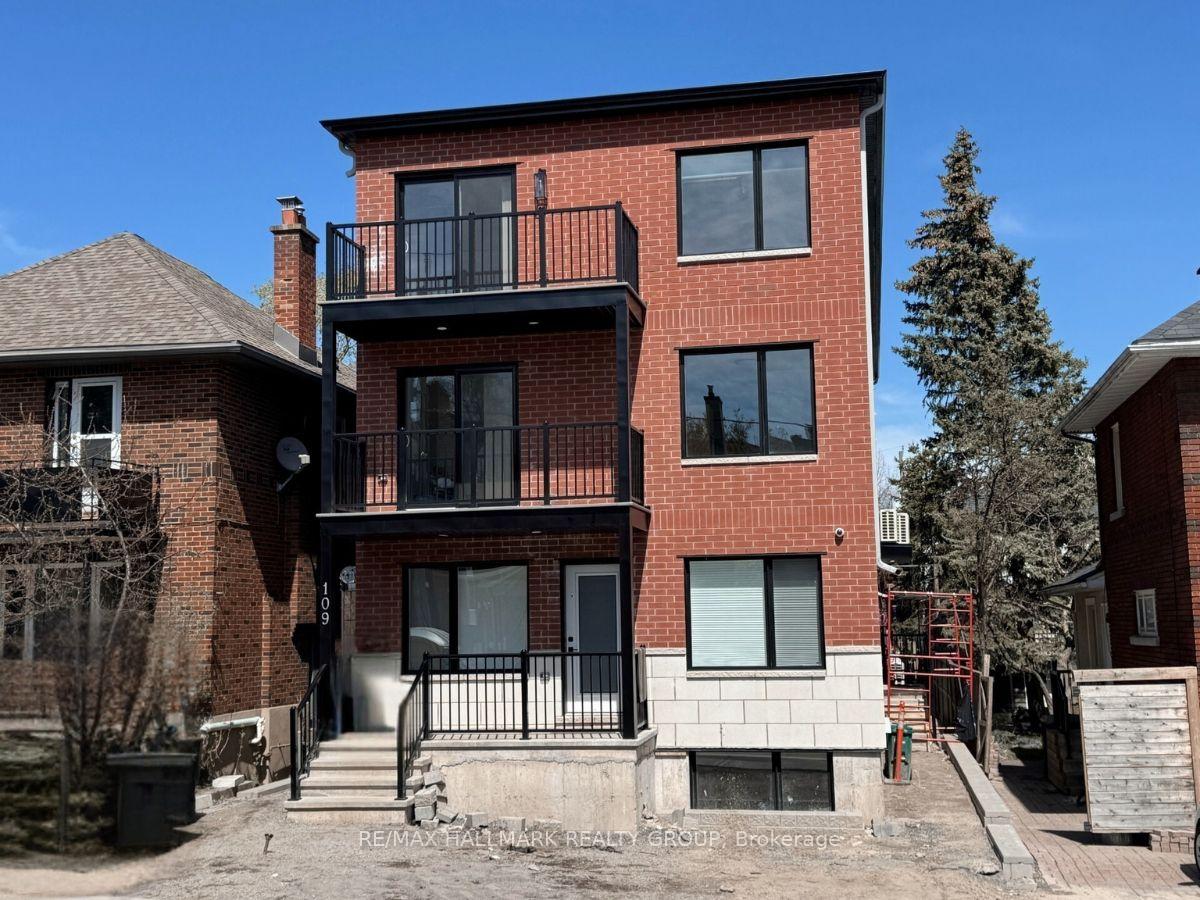 Front of Unit 4, 109 Russell Avenue