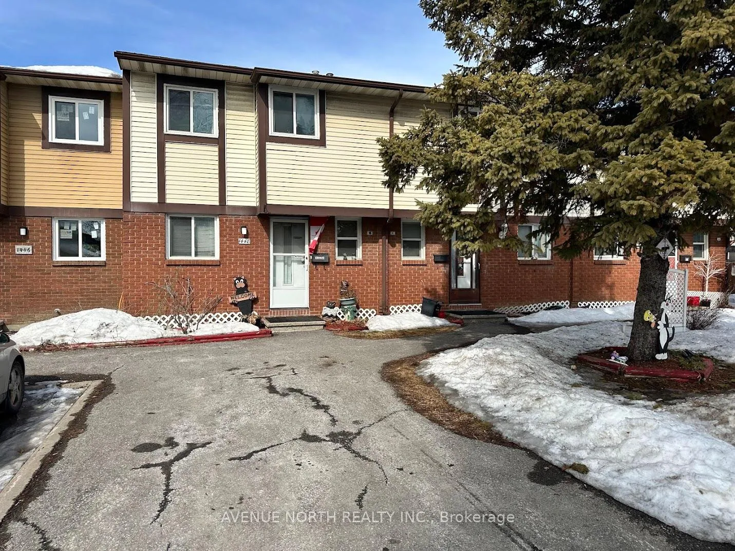 Photo 2 of Unit 20, 1448 Foxwall Street, Ottawa, Pineview — HOMEH