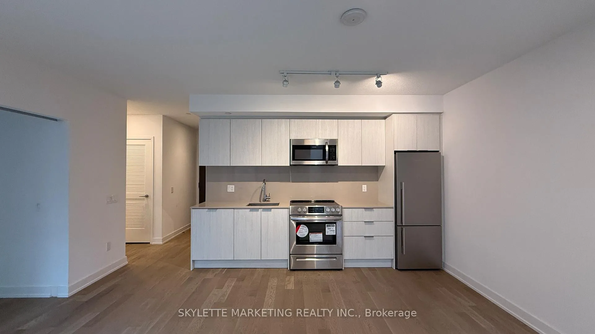 Photo 4 of Unit 207, 25 Richmond Street E, Toronto, Church-Yonge Corridor — HOMEH