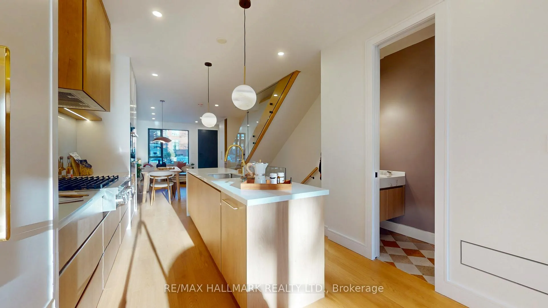 Photo 7 of 290 Waverley Road, Toronto, The Beaches — HOMEH