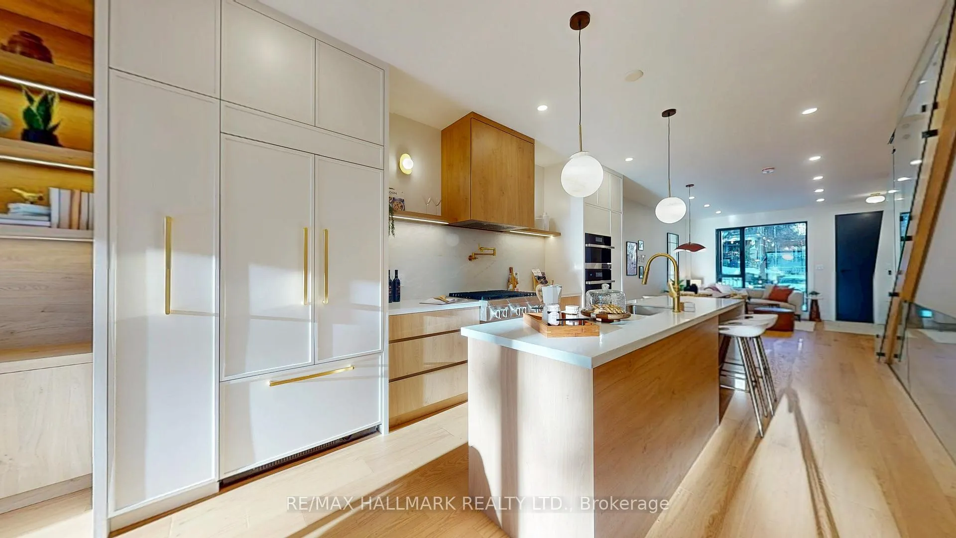 Photo 8 of 290 Waverley Road, Toronto, The Beaches — HOMEH