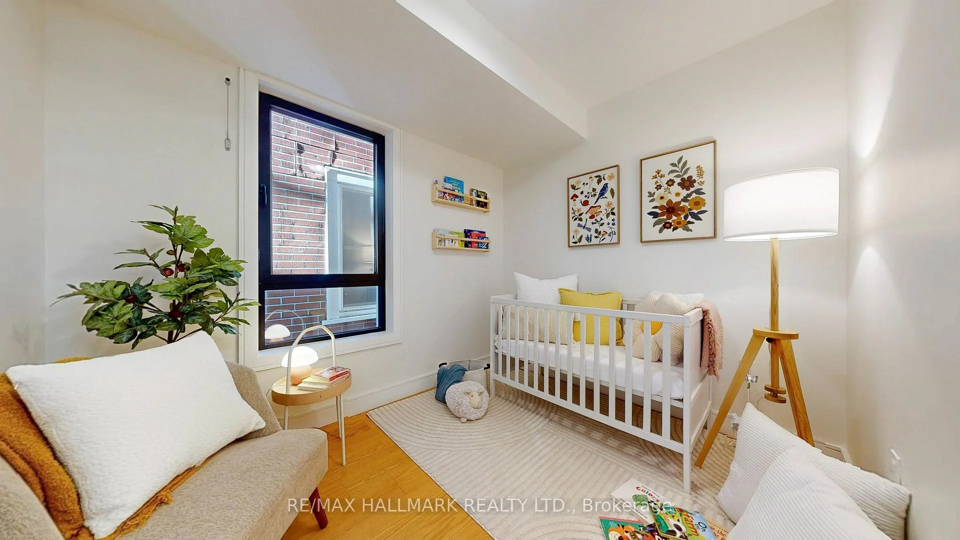 Photo 17 of 290 Waverley Road, Toronto, The Beaches — HOMEH