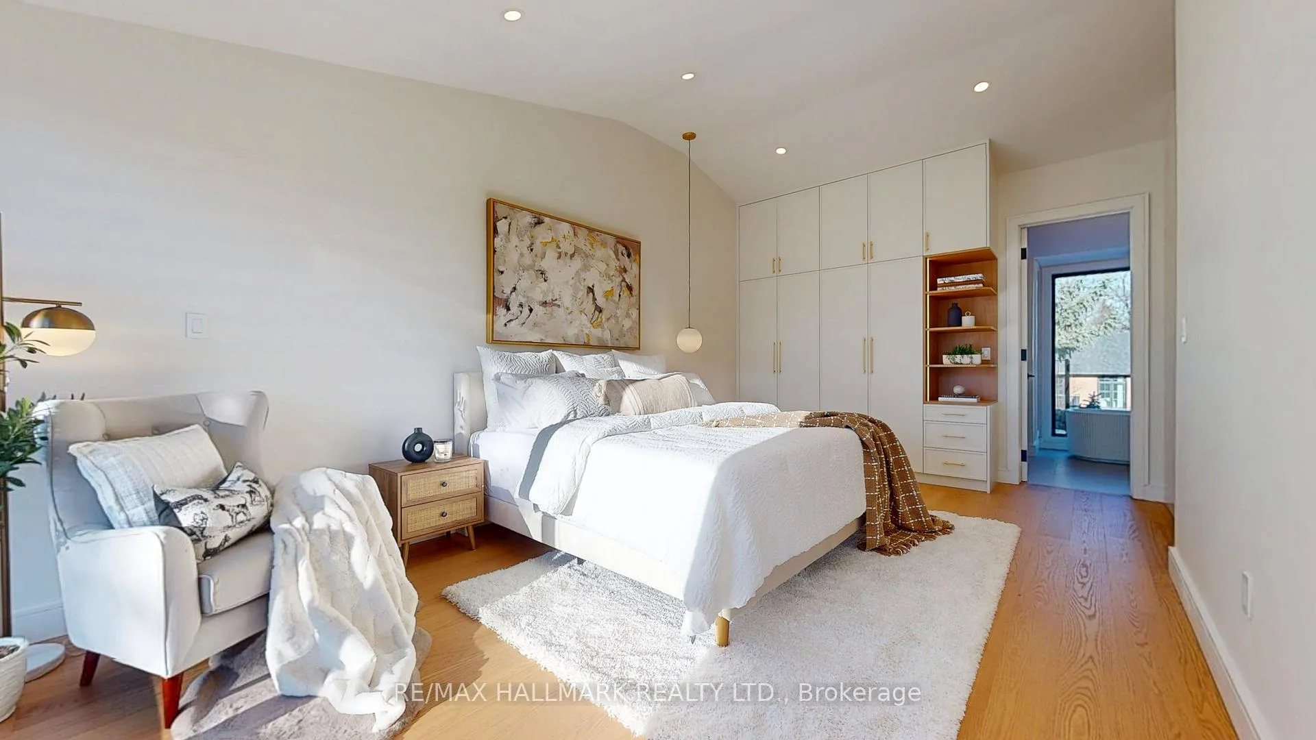 Photo 23 of 290 Waverley Road, Toronto, The Beaches — HOMEH