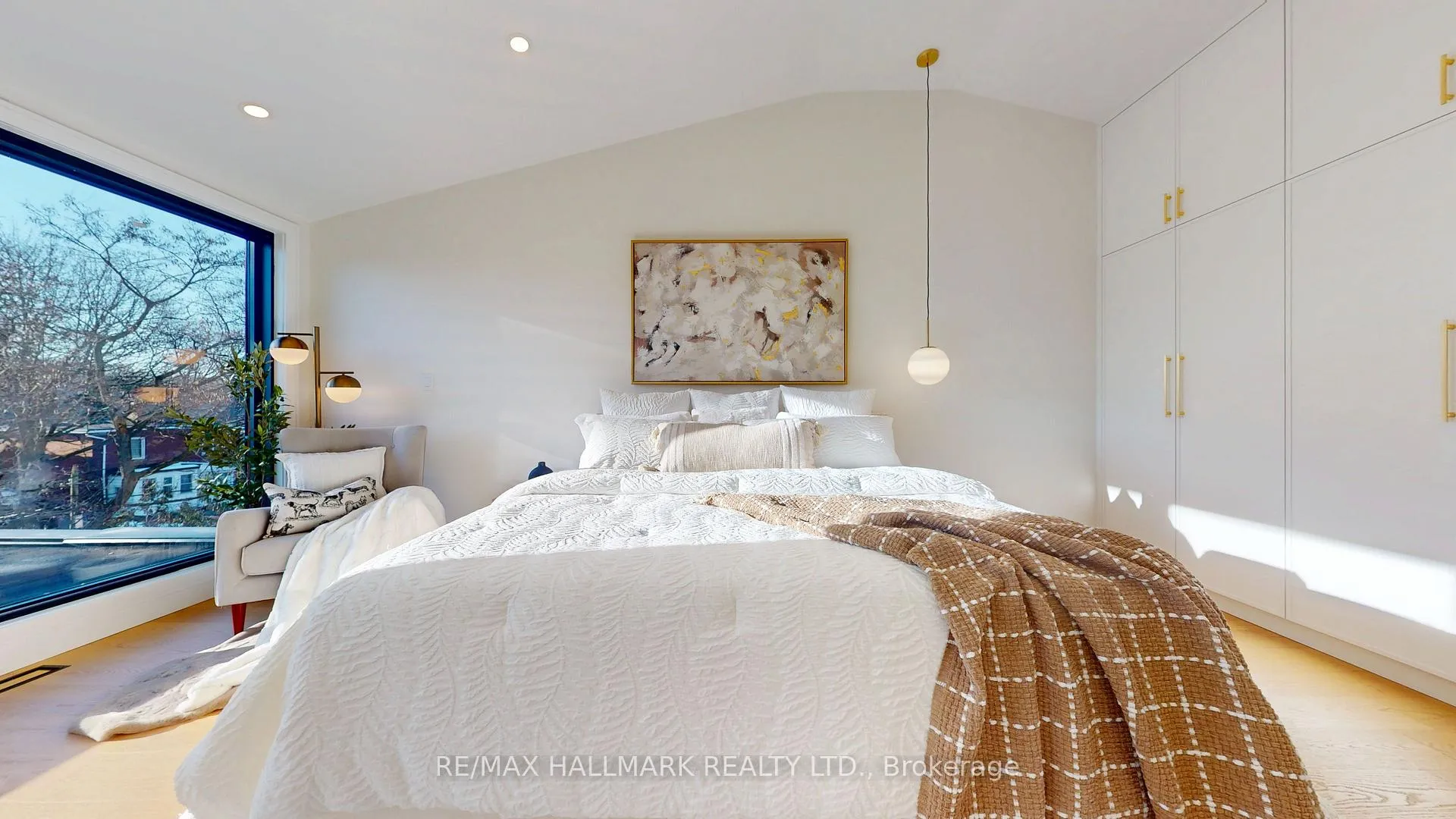 Photo 24 of 290 Waverley Road, Toronto, The Beaches — HOMEH