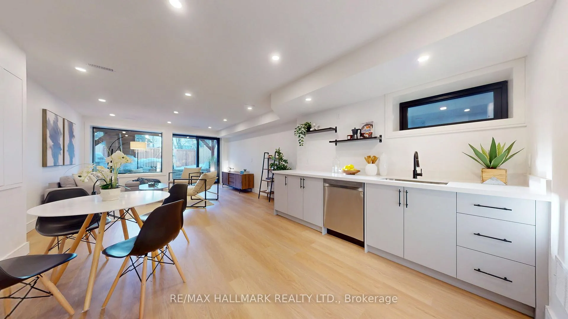 Photo 32 of 290 Waverley Road, Toronto, The Beaches — HOMEH