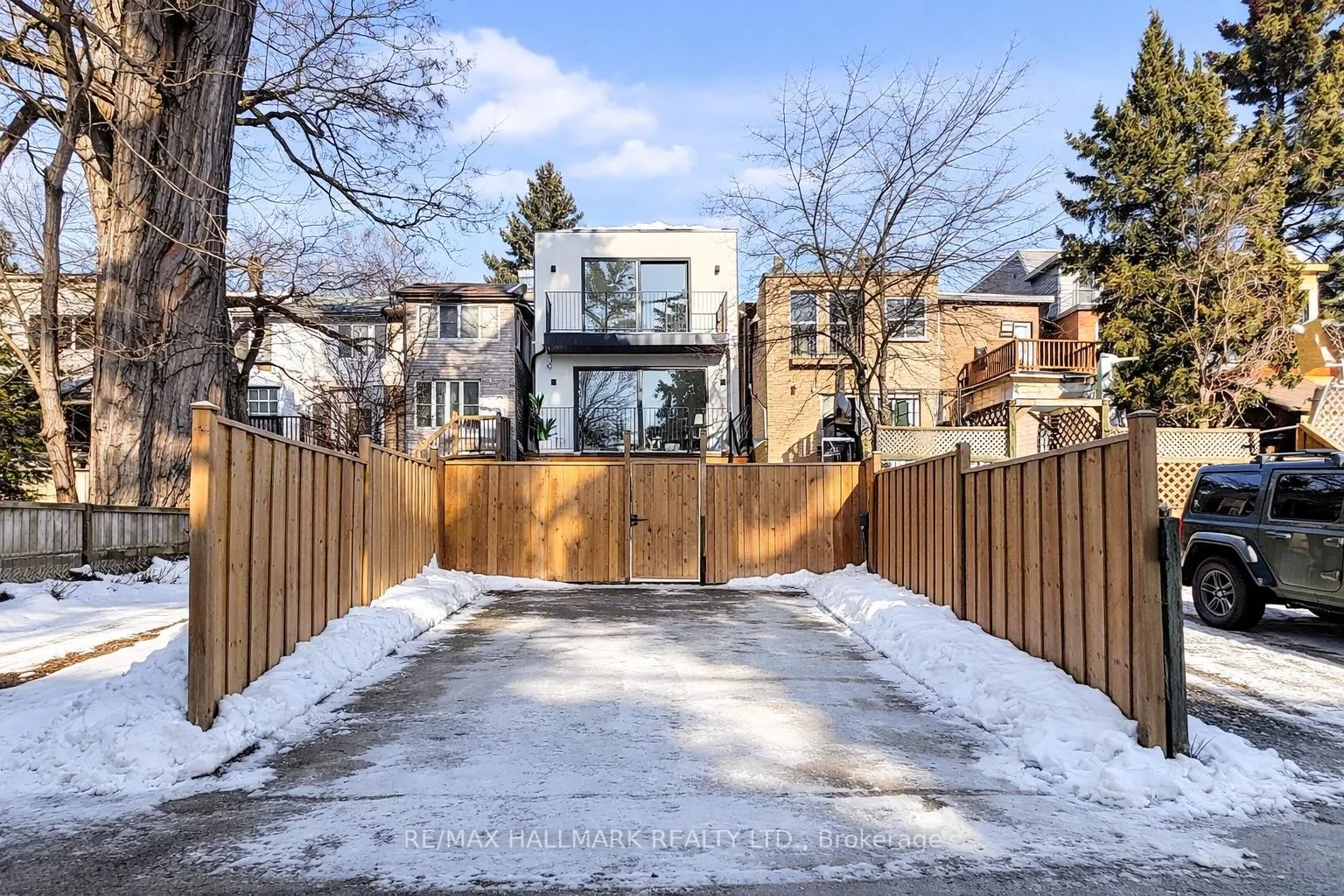 Photo 37 of 290 Waverley Road, Toronto, The Beaches — HOMEH
