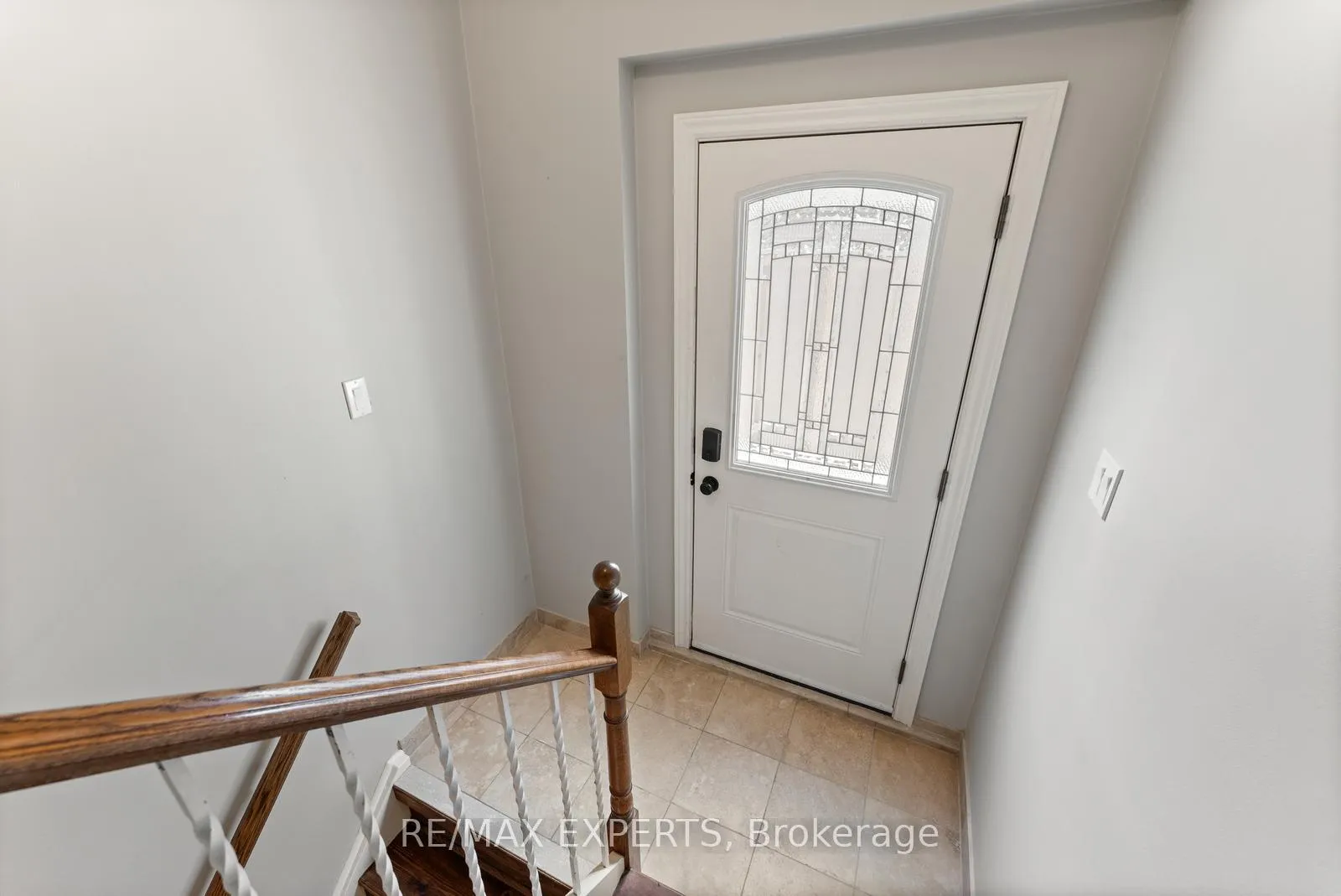 Photo 4 of Unit Basement, 100 Hesp Drive, Caledon, Bolton West — HOMEH