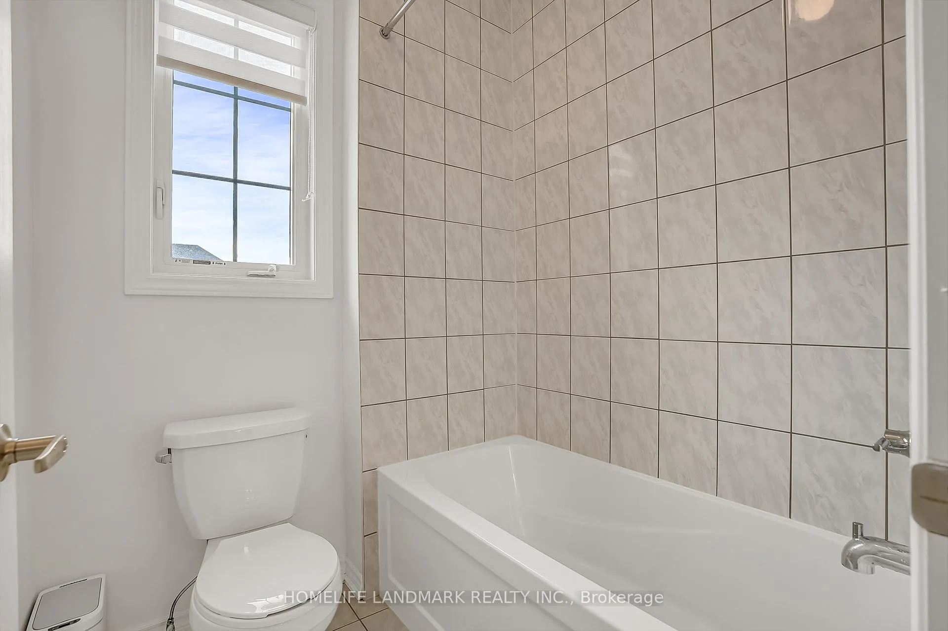 Photo 37 of 329 Danny Wheeler Boulevard, Georgina, Keswick North — HOMEH