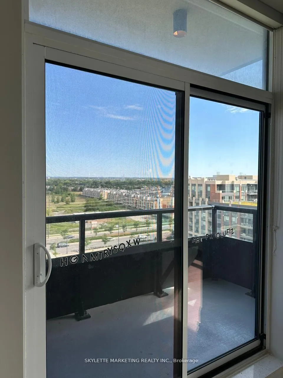 Photo 2 of Unit 1002, 15 Water Walk Drive, Markham, Unionville — HOMEH