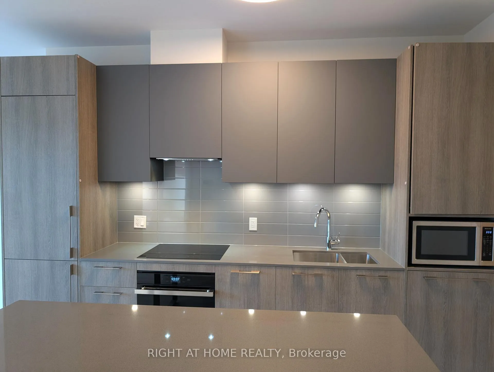 Photo 1 of Unit 501, 18 Water Walk Drive, Markham, Unionville — HOMEH