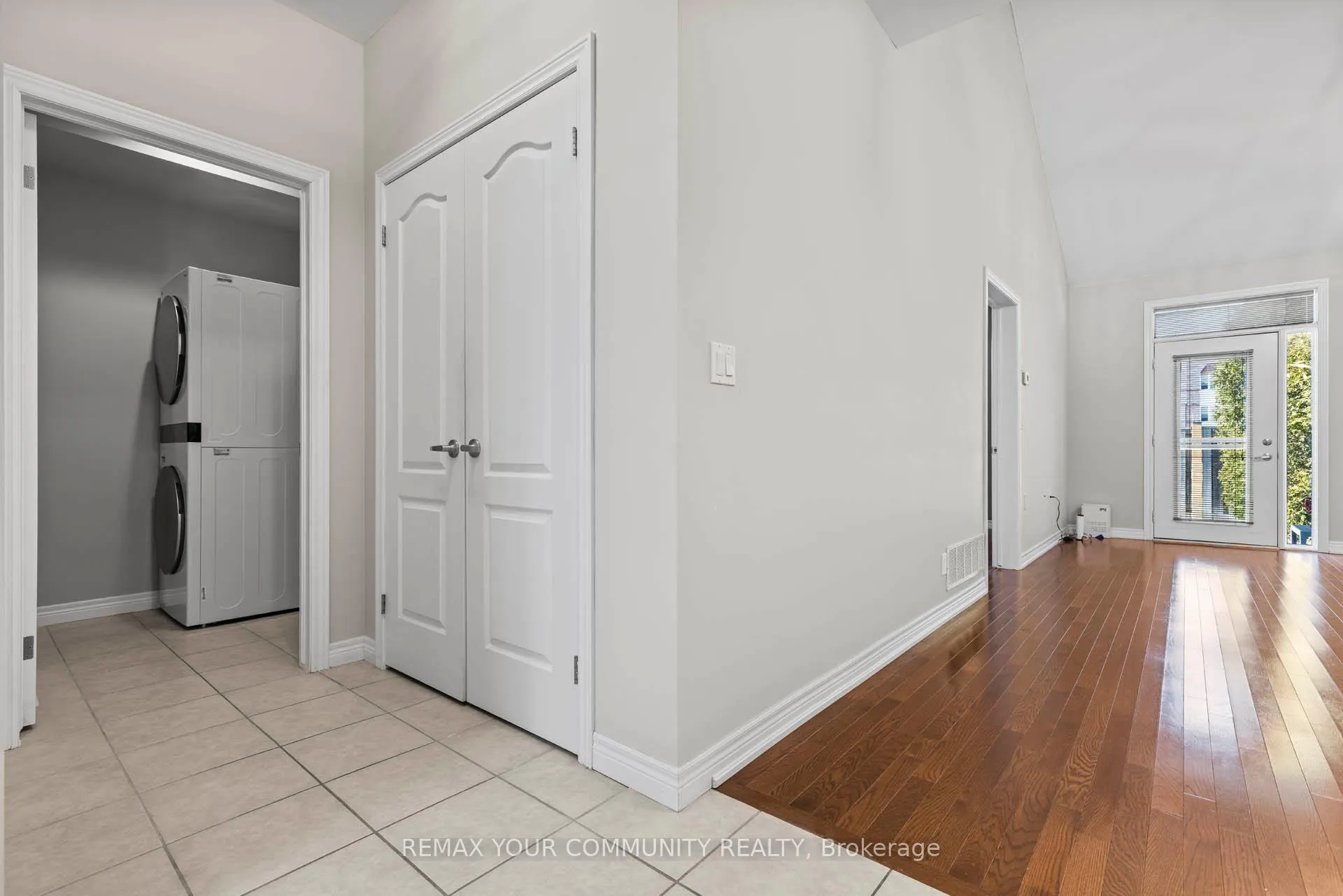 Photo 6 of Unit 93, 2125 Itabashi Way, Burlington, Tansley — HOMEH