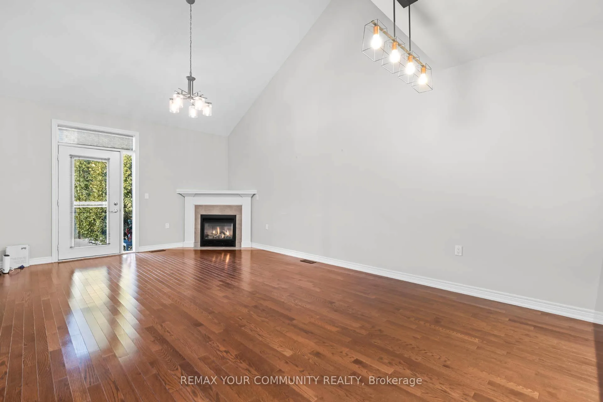Photo 15 of Unit 93, 2125 Itabashi Way, Burlington, Tansley — HOMEH