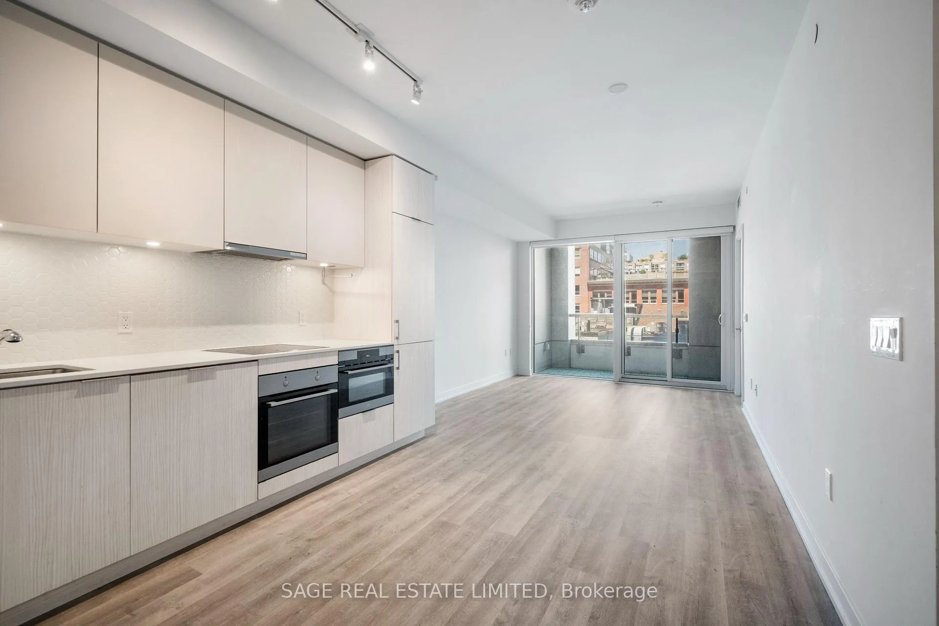 Photo 2 of Unit 413, 158 Front Street E, Toronto, Moss Park — HOMEH