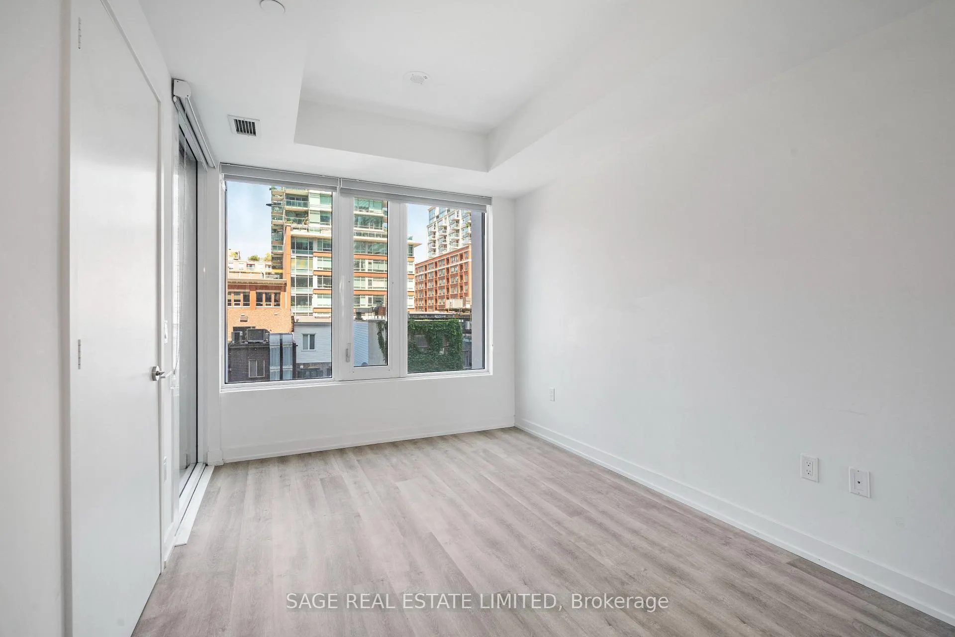 Photo 4 of Unit 413, 158 Front Street E, Toronto, Moss Park — HOMEH