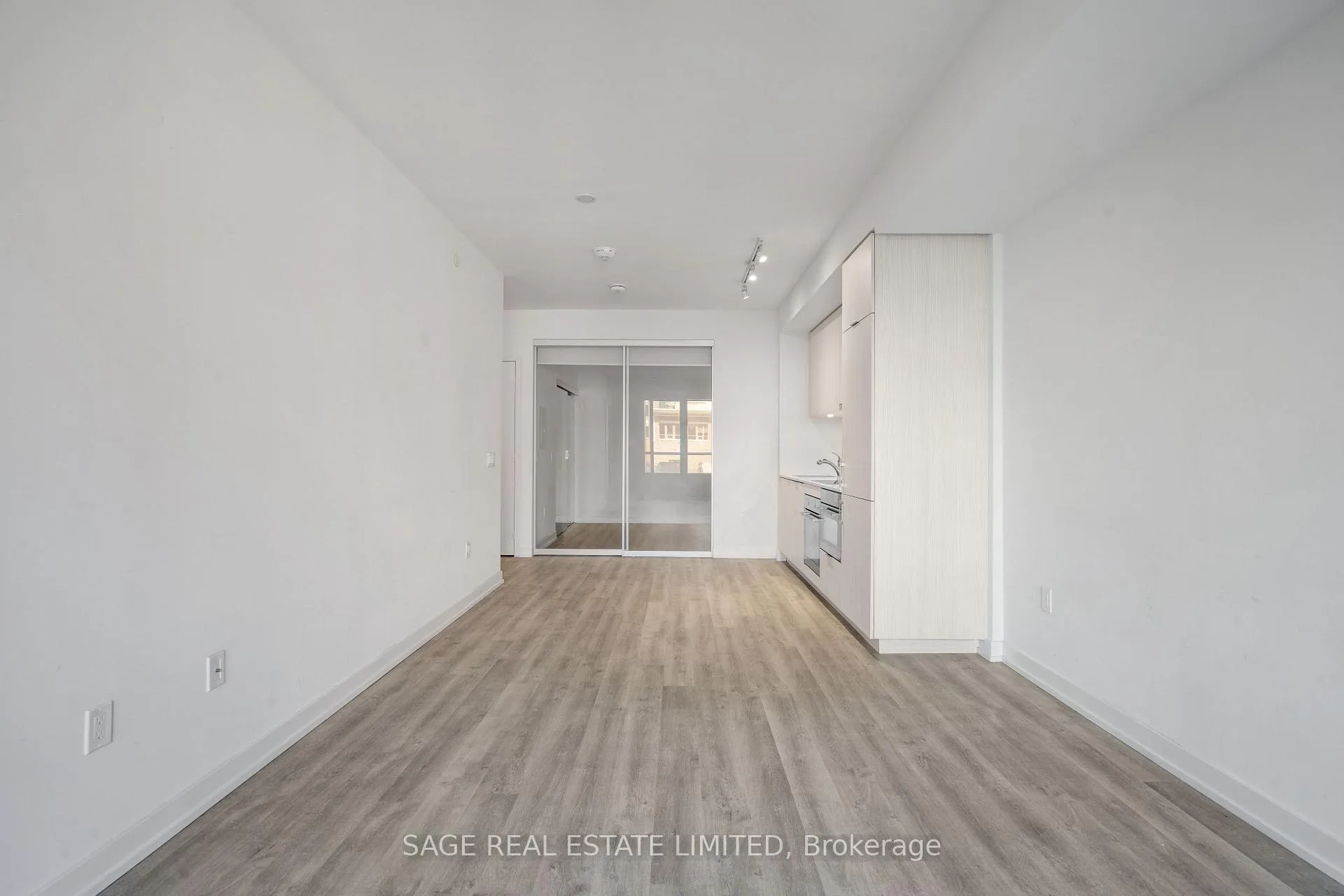 Photo 5 of Unit 413, 158 Front Street E, Toronto, Moss Park — HOMEH