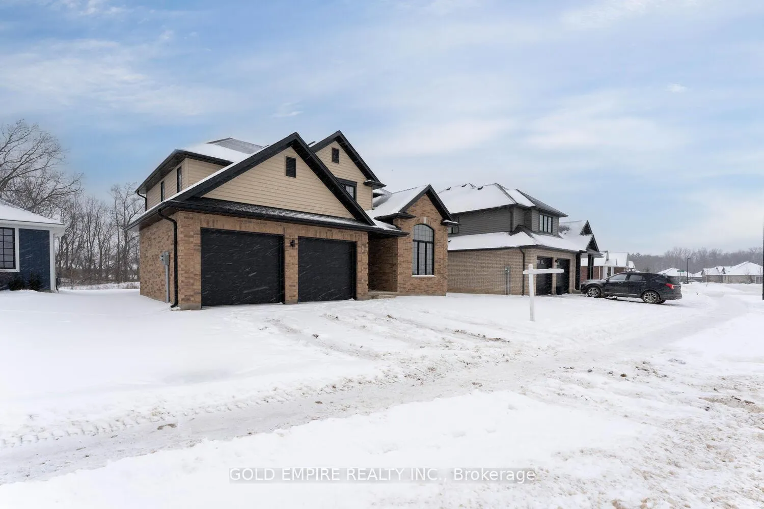 Photo 2 of 2177 Lockwood Crescent, Strathroy-Caradoc, Mount Brydges — HOMEH