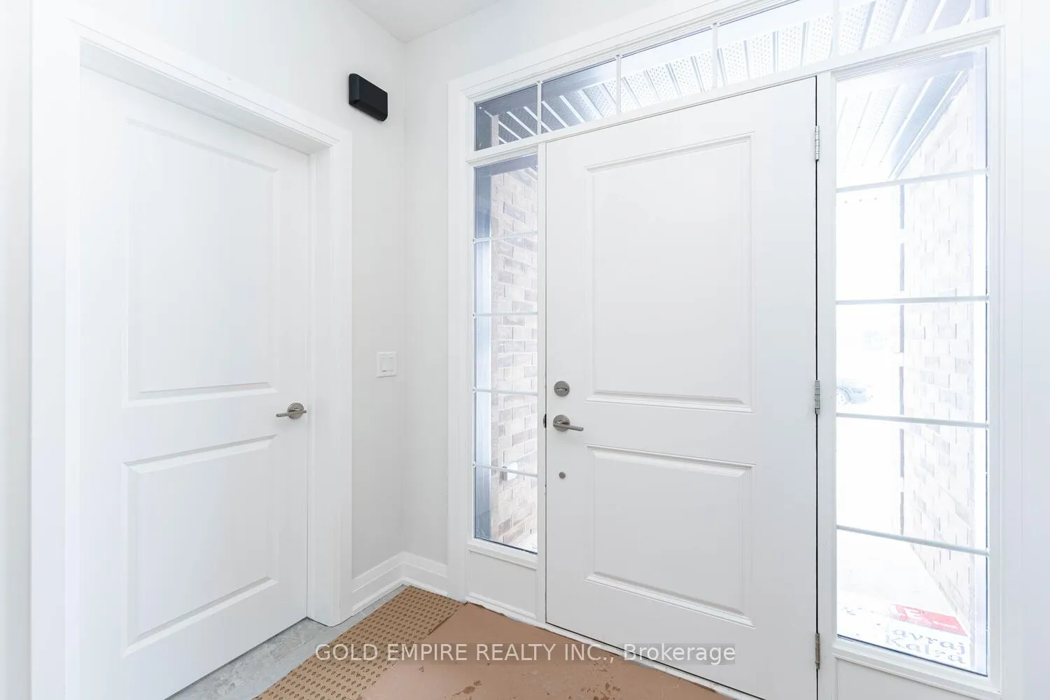 Photo 3 of 2177 Lockwood Crescent, Strathroy-Caradoc, Mount Brydges — HOMEH