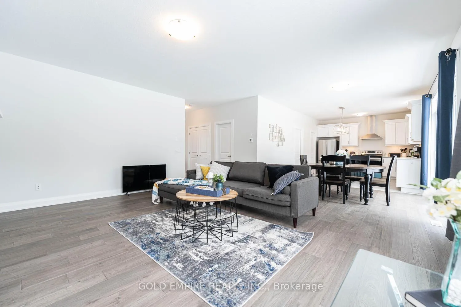 Photo 11 of 2177 Lockwood Crescent, Strathroy-Caradoc, Mount Brydges — HOMEH