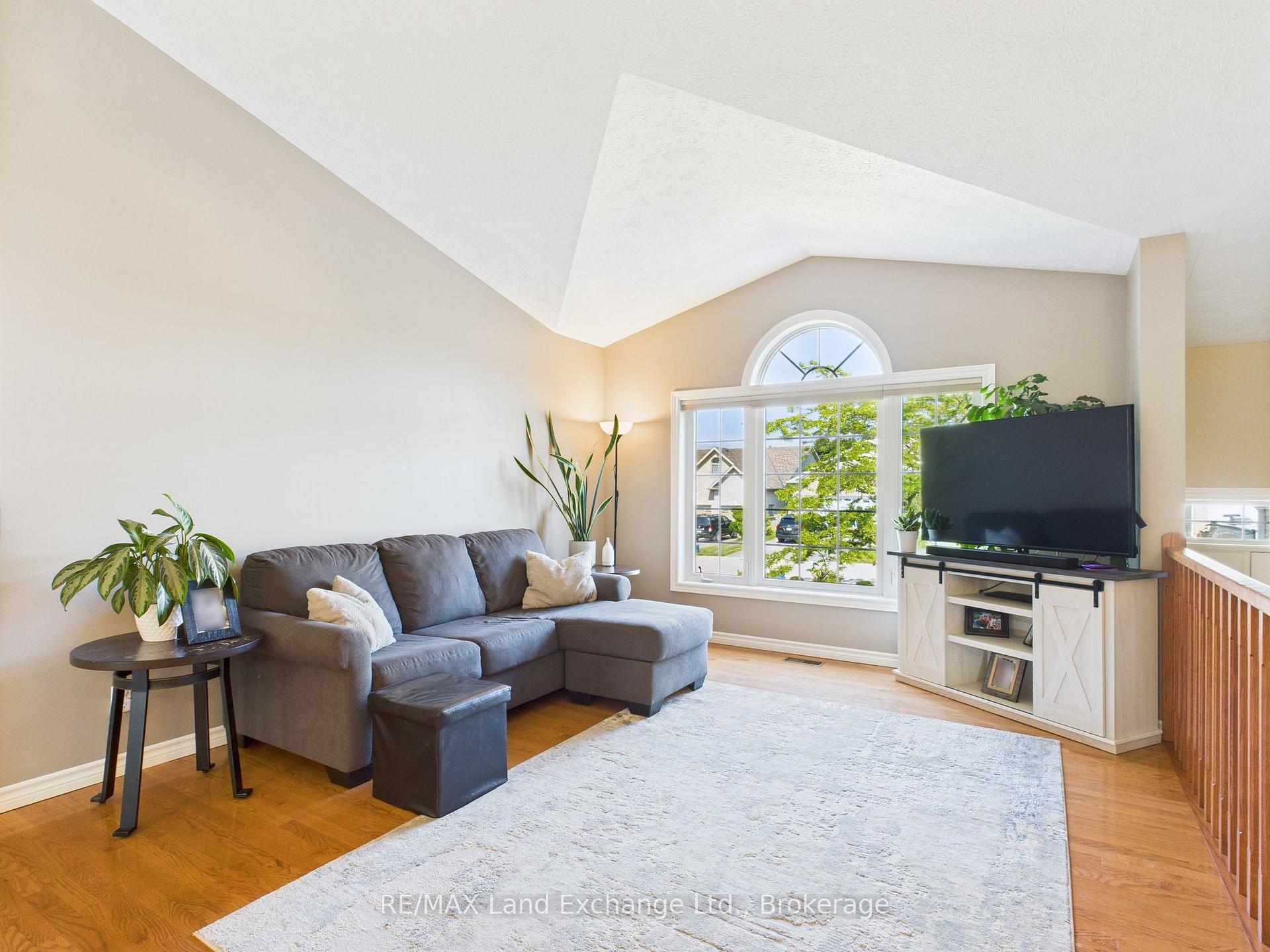 Photo 4 of 773 Reynolds Drive, Kincardine — HOMEH