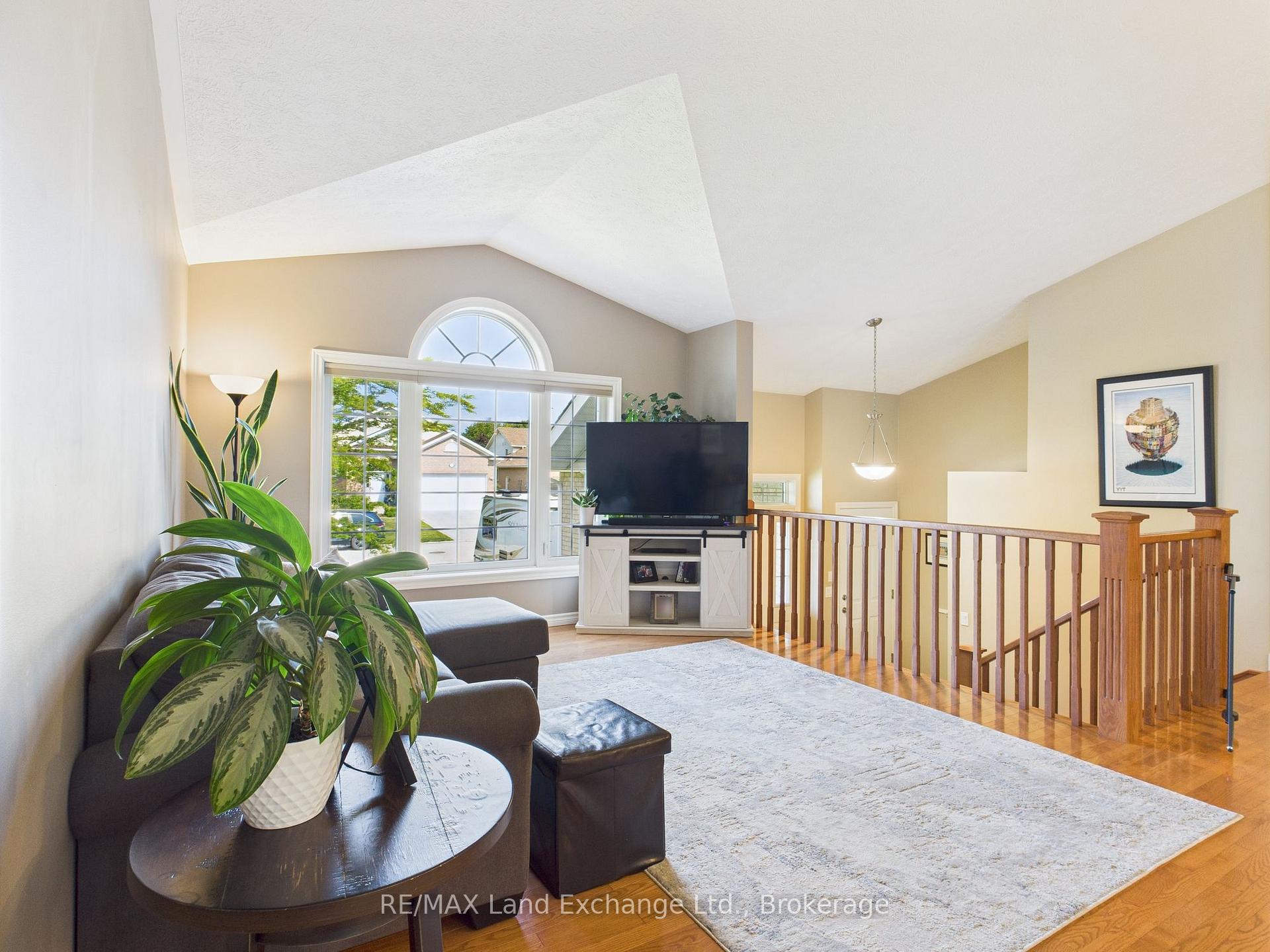 Photo 5 of 773 Reynolds Drive, Kincardine — HOMEH