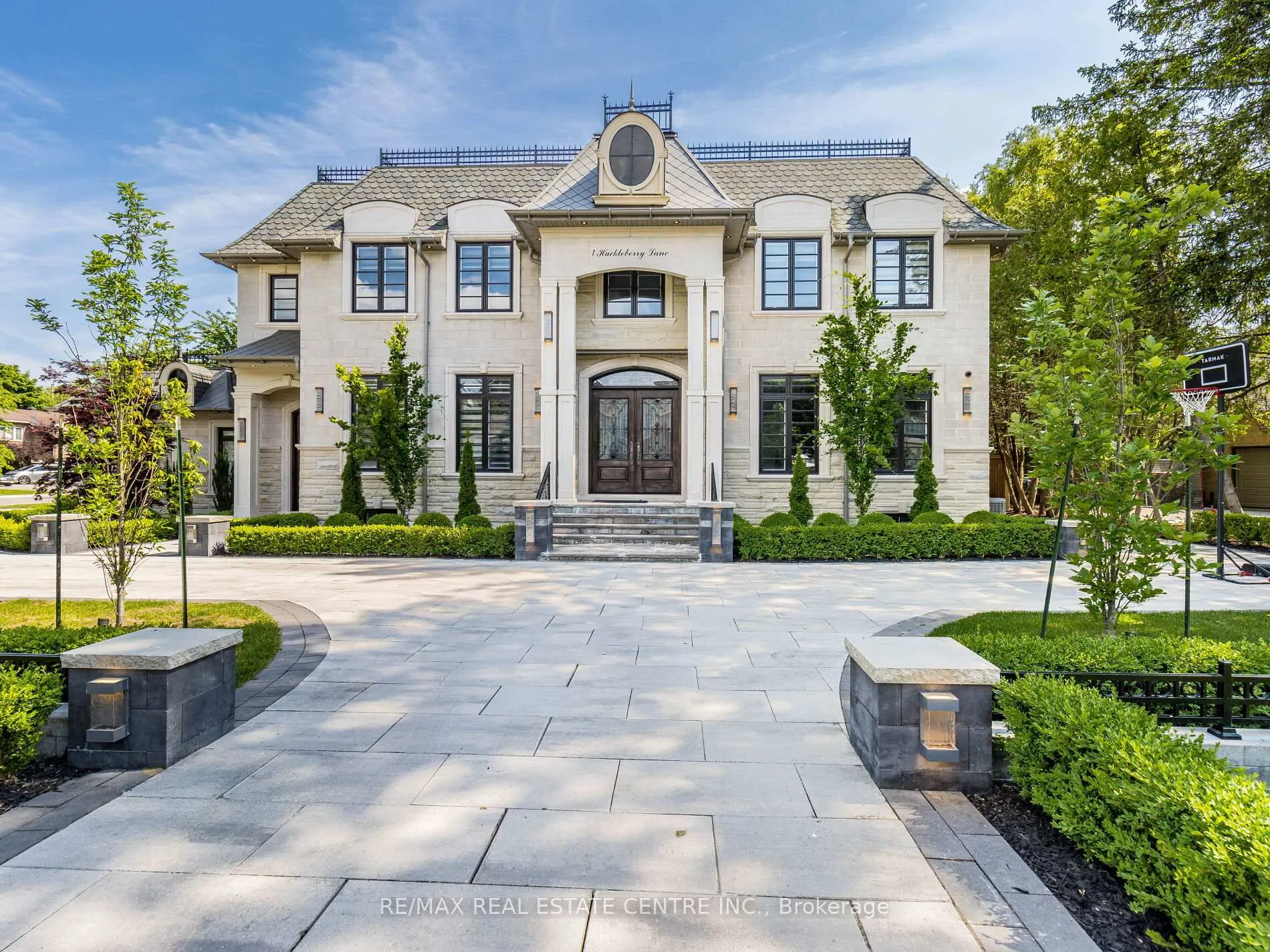 Front of 1 Huckleberry Lane S