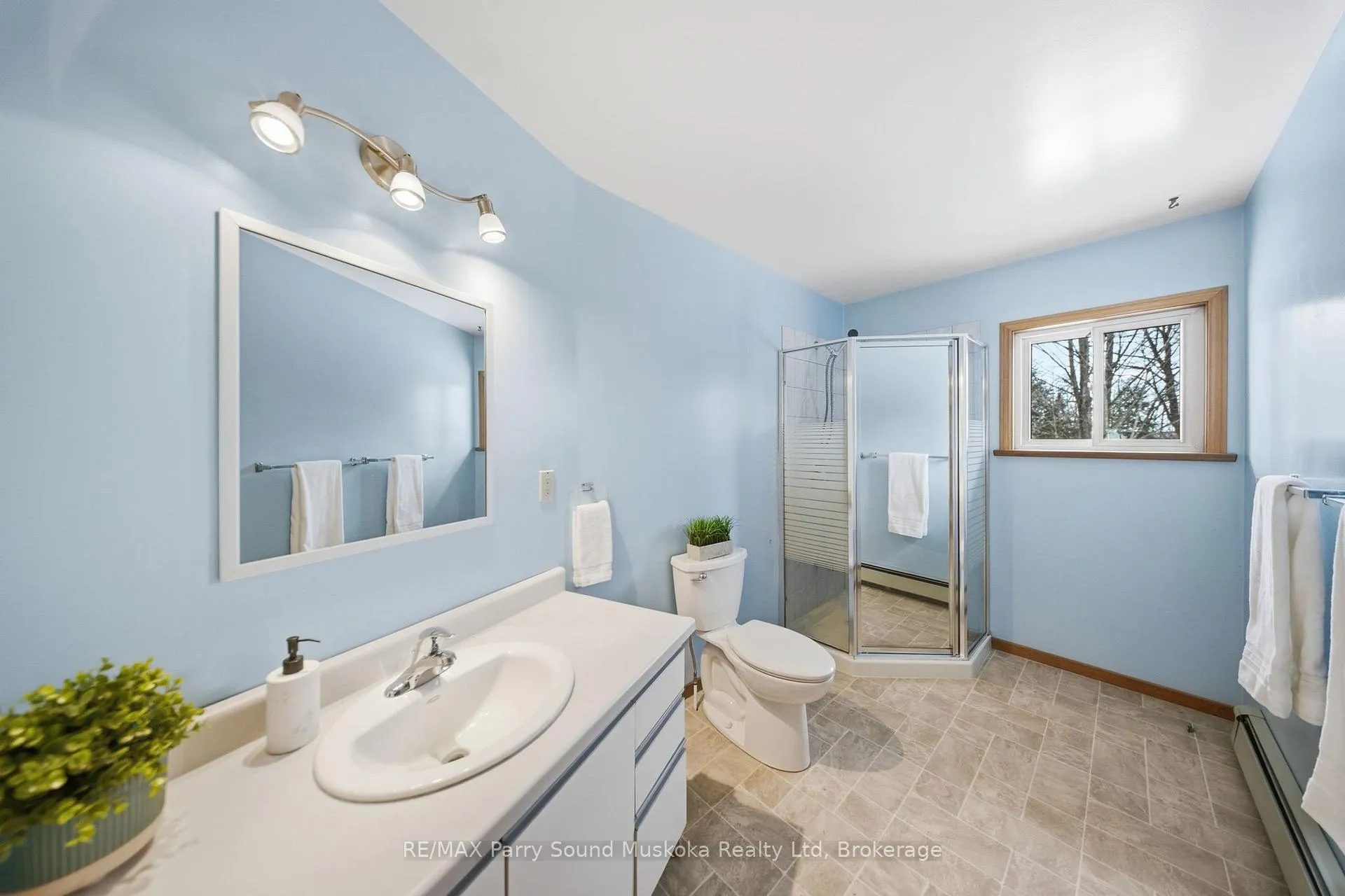 Photo 26 of 47 Lake Forest Drive, McDougall — HOMEH