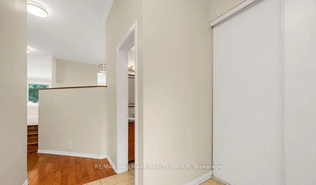 Photo 3 of 6059 Pineglade Crescent, Ottawa, Chapel Hill South - Orleans Village — HOMEH