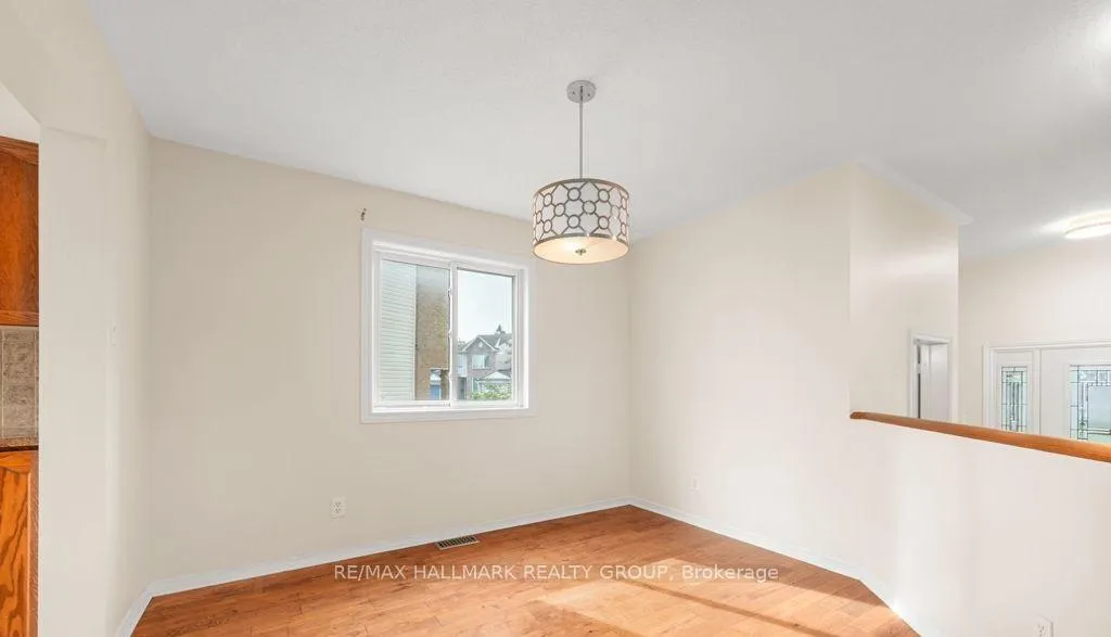 Photo 8 of 6059 Pineglade Crescent, Ottawa, Chapel Hill South - Orleans Village — HOMEH