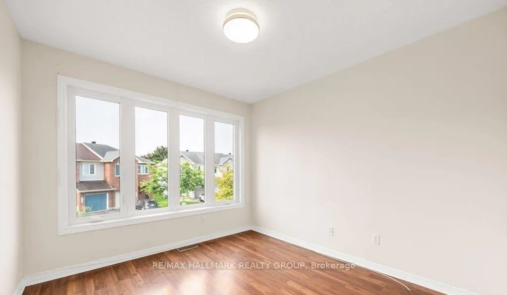 Photo 10 of 6059 Pineglade Crescent, Ottawa, Chapel Hill South - Orleans Village — HOMEH