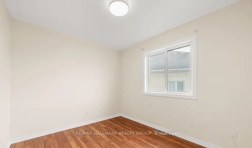 Photo 12 of 6059 Pineglade Crescent, Ottawa, Chapel Hill South - Orleans Village — HOMEH