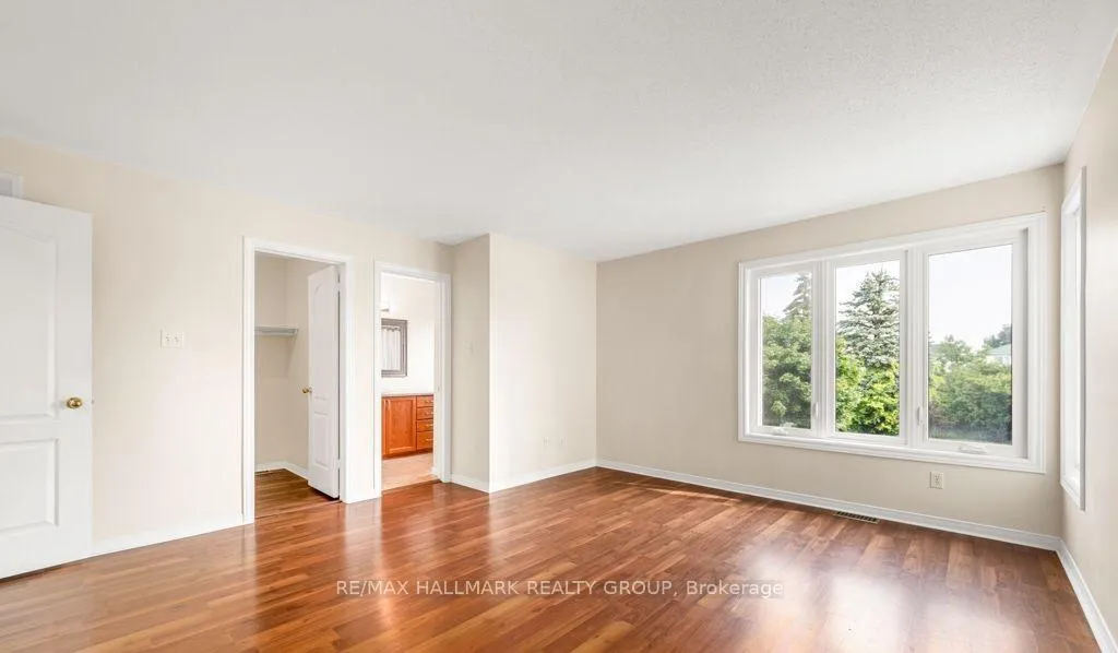 Photo 15 of 6059 Pineglade Crescent, Ottawa, Chapel Hill South - Orleans Village — HOMEH