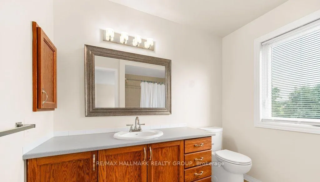 Photo 16 of 6059 Pineglade Crescent, Ottawa, Chapel Hill South - Orleans Village — HOMEH