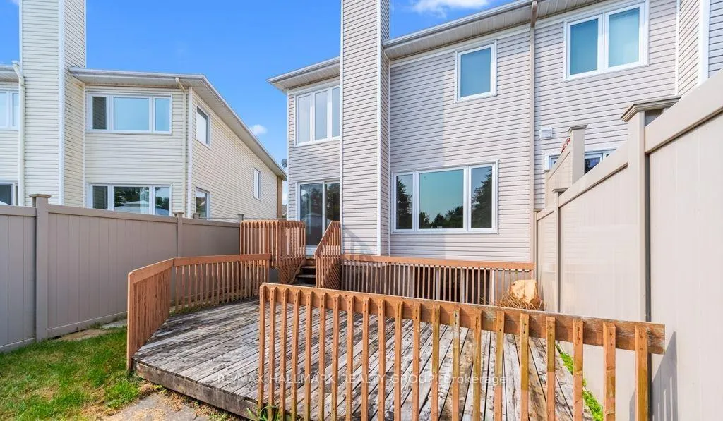 Photo 19 of 6059 Pineglade Crescent, Ottawa, Chapel Hill South - Orleans Village — HOMEH