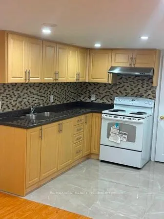 Photo 3 of 12 Haviland Circle, Brampton, Sandringham-Wellington — HOMEH