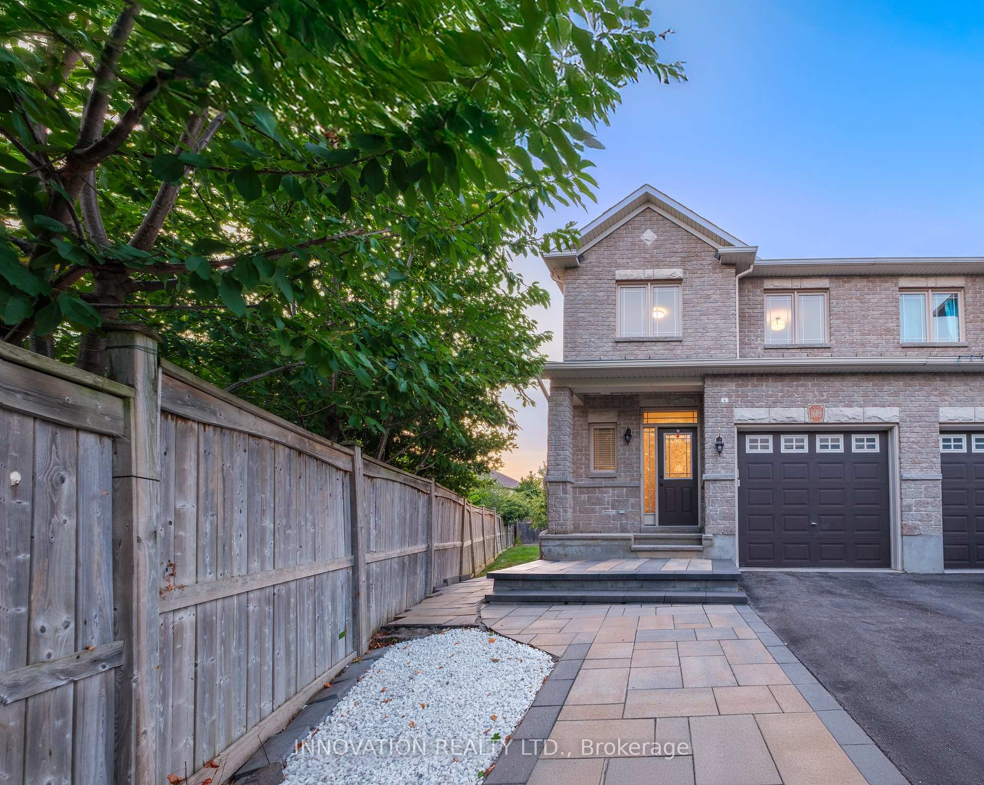 Front of 1609 Westhall Way N