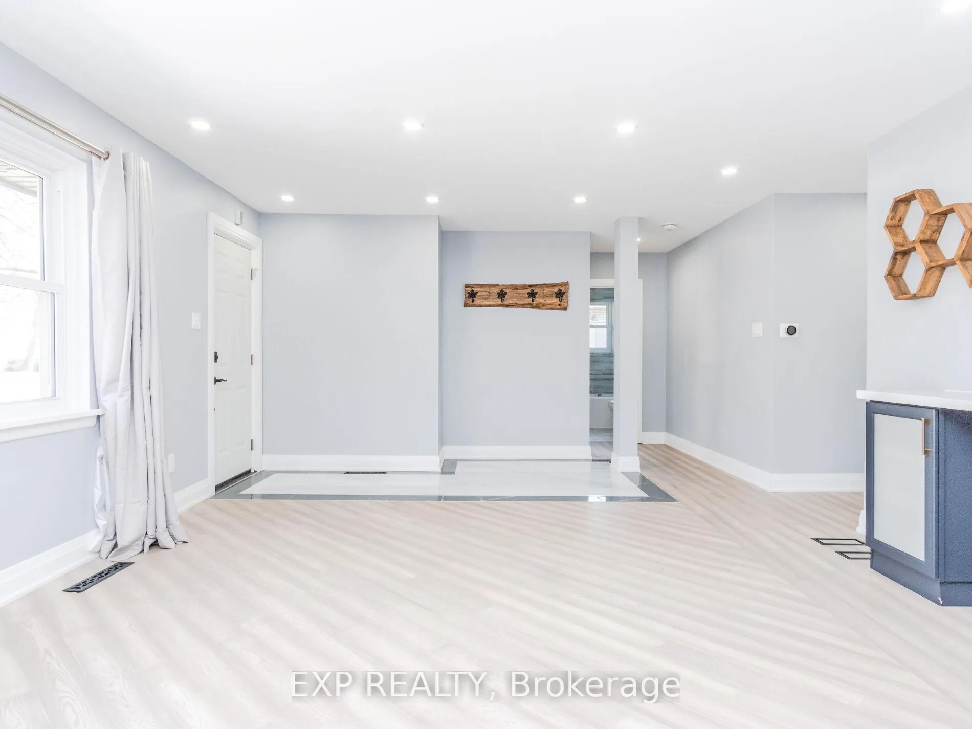 Photo 3 of 124 Upper Paradise Road, Hamilton, Westcliffe — HOMEH