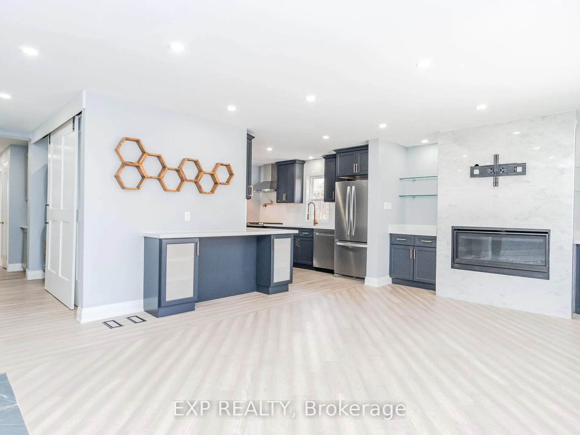 Photo 5 of 124 Upper Paradise Road, Hamilton, Westcliffe — HOMEH