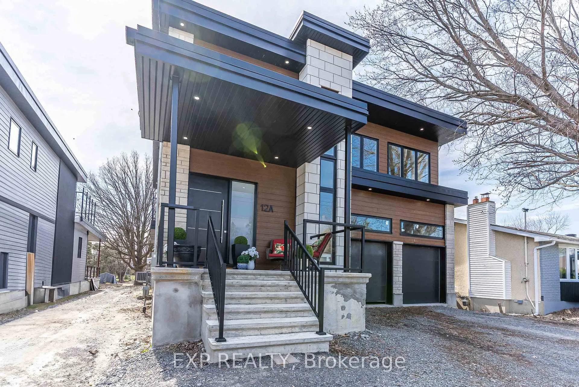 Photo 2 of 12 Viewmount Drive, Ottawa, Meadowlands/Crestview — HOMEH