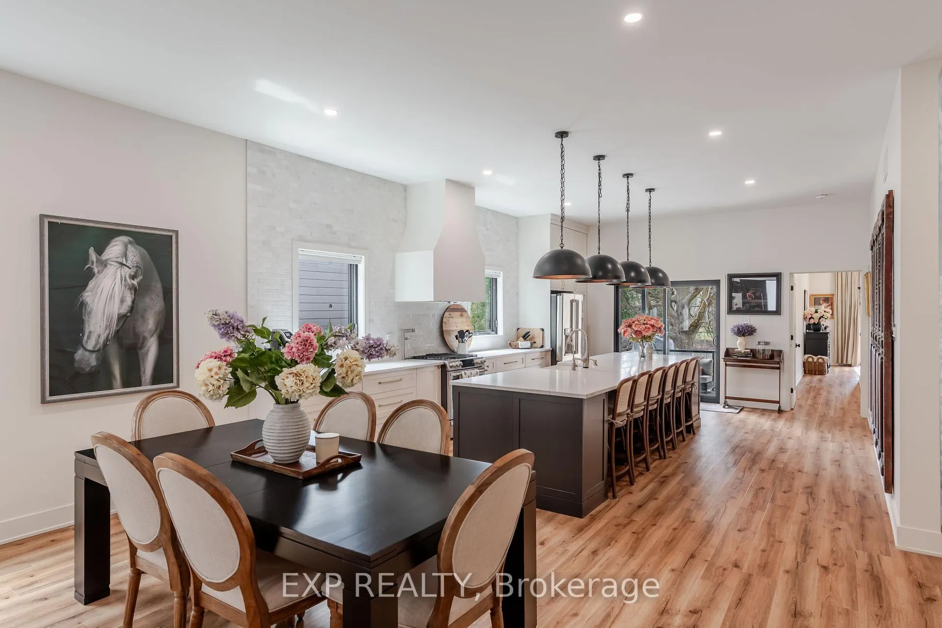 Photo 8 of 12 Viewmount Drive, Ottawa, Meadowlands/Crestview — HOMEH
