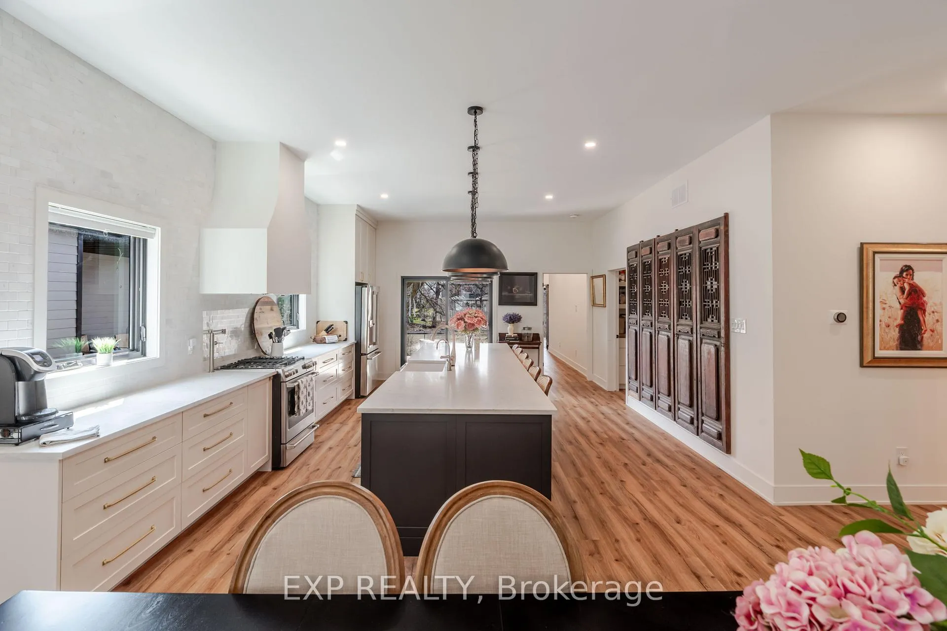 Photo 9 of 12 Viewmount Drive, Ottawa, Meadowlands/Crestview — HOMEH