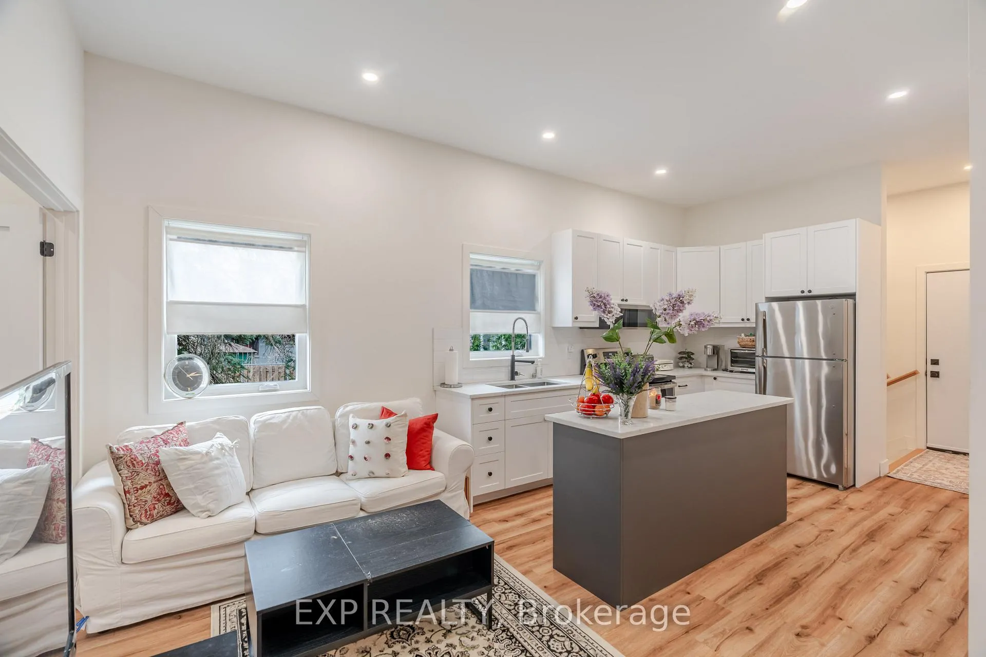 Photo 15 of 12 Viewmount Drive, Ottawa, Meadowlands/Crestview — HOMEH