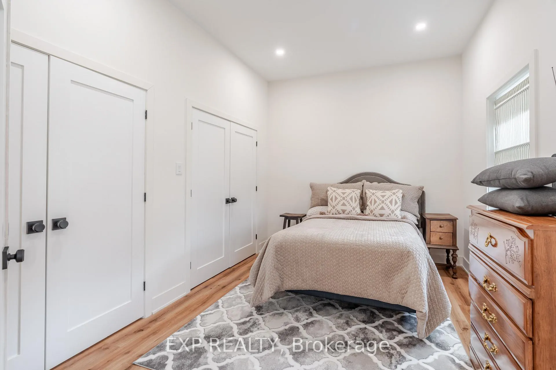 Photo 19 of 12 Viewmount Drive, Ottawa, Meadowlands/Crestview — HOMEH