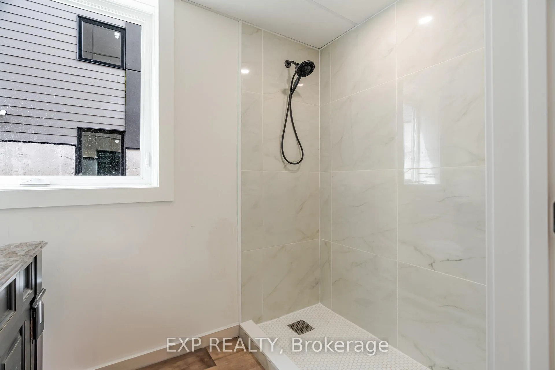 Photo 20 of 12 Viewmount Drive, Ottawa, Meadowlands/Crestview — HOMEH