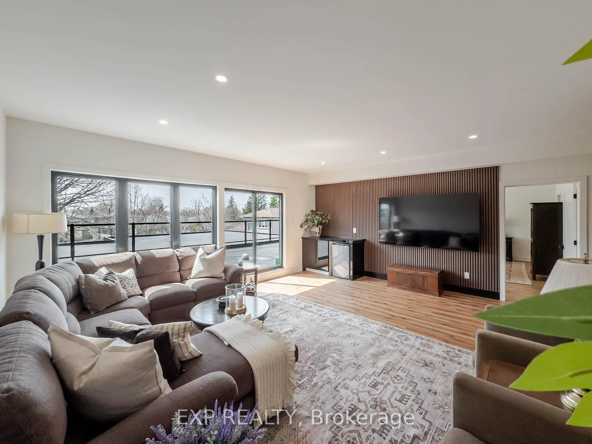 Photo 28 of 12 Viewmount Drive, Ottawa, Meadowlands/Crestview — HOMEH