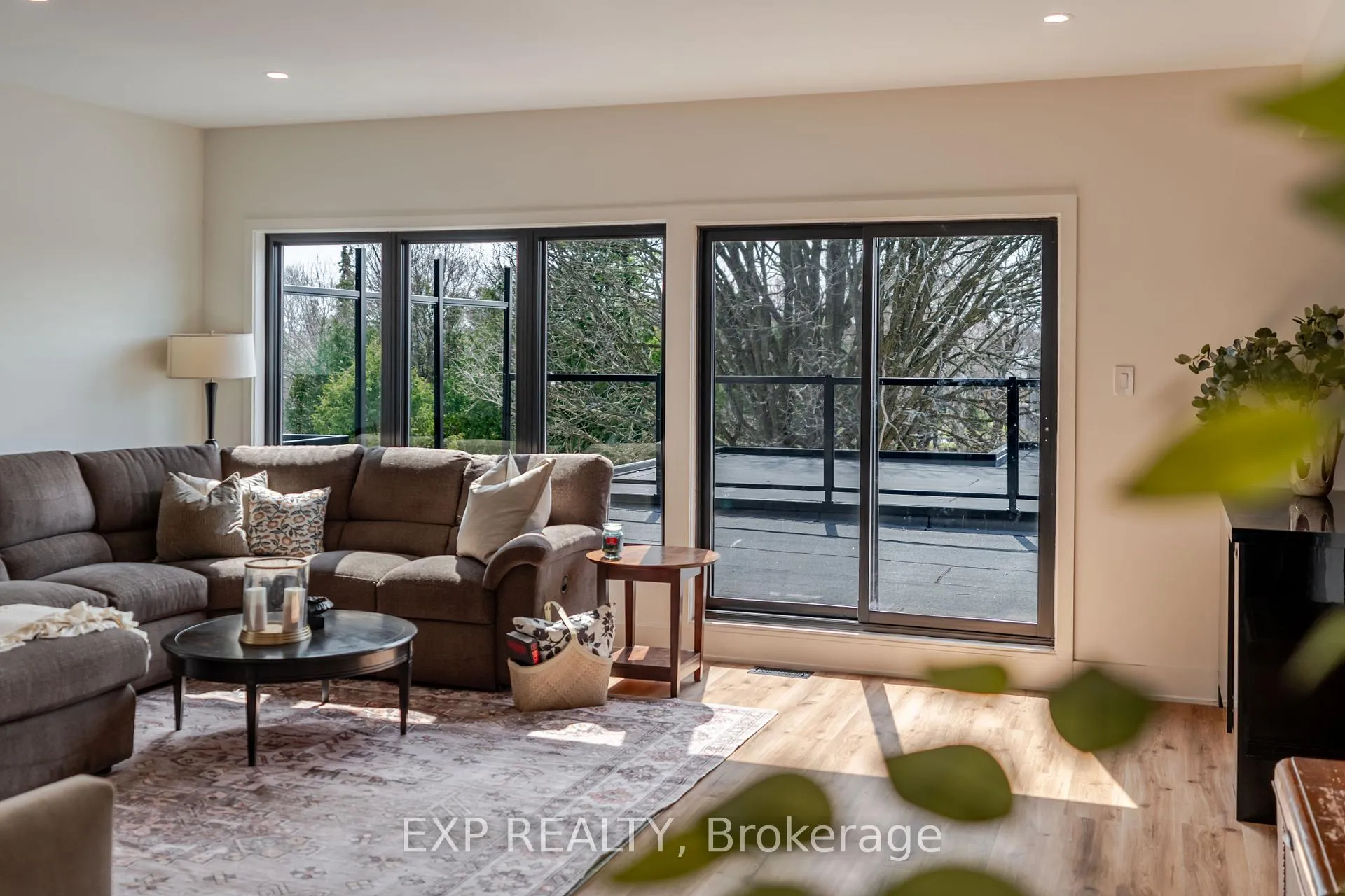 Photo 29 of 12 Viewmount Drive, Ottawa, Meadowlands/Crestview — HOMEH