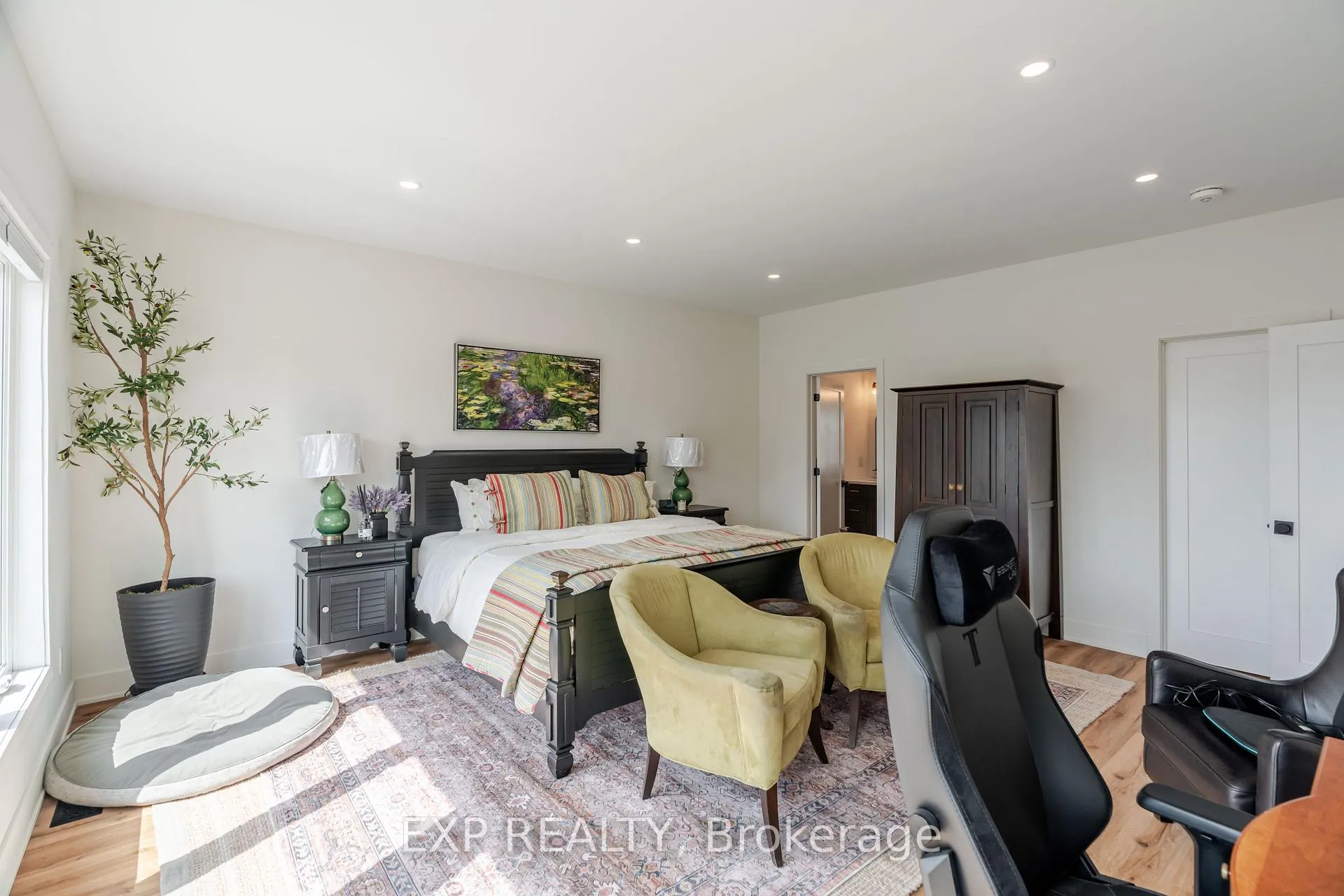 Photo 31 of 12 Viewmount Drive, Ottawa, Meadowlands/Crestview — HOMEH