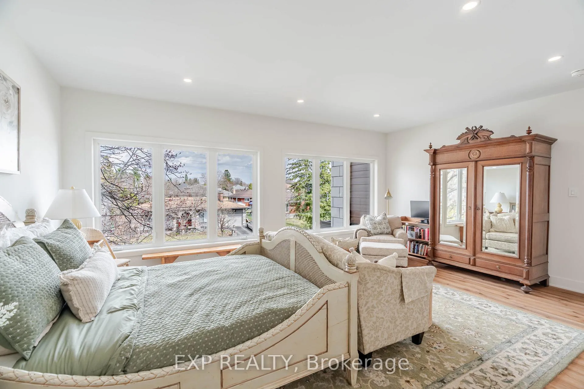 Photo 33 of 12 Viewmount Drive, Ottawa, Meadowlands/Crestview — HOMEH